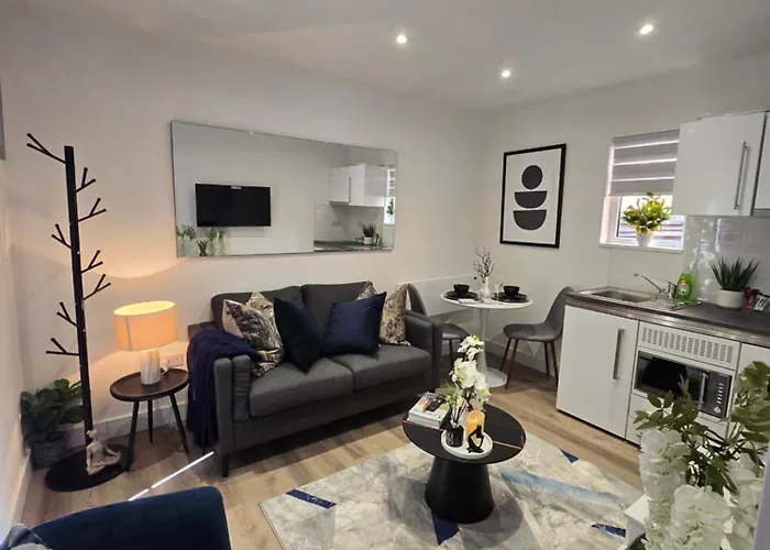 Cosy Nest - Short Let In Salford